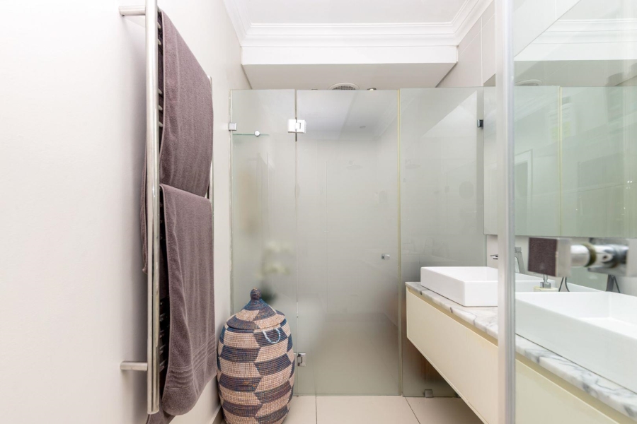 2 Bedroom Property for Sale in Sea Point Western Cape